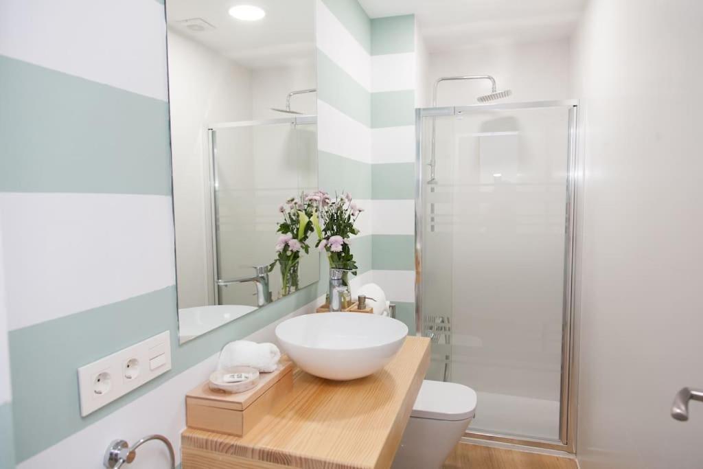 Modern & Nice Apartment. Old Town. Private Parking Севилья Экстерьер фото