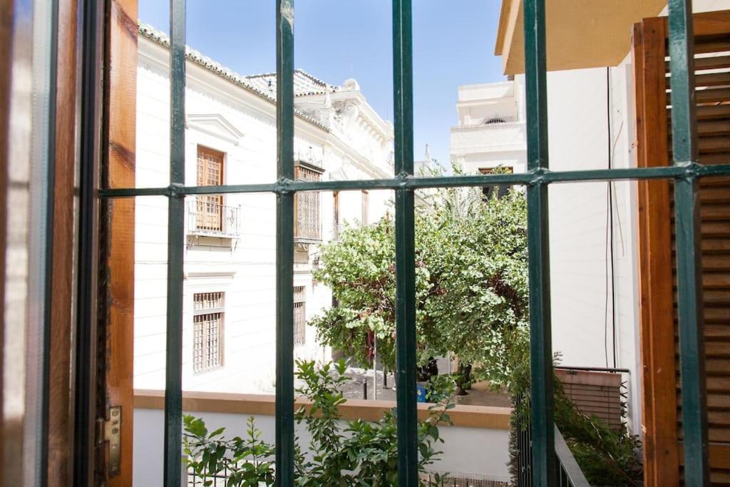 Modern & Nice Apartment. Old Town. Private Parking Севилья Экстерьер фото
