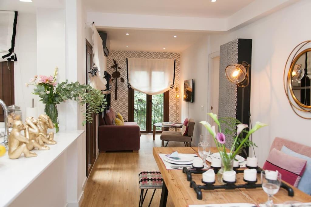 Modern & Nice Apartment. Old Town. Private Parking Севилья Экстерьер фото